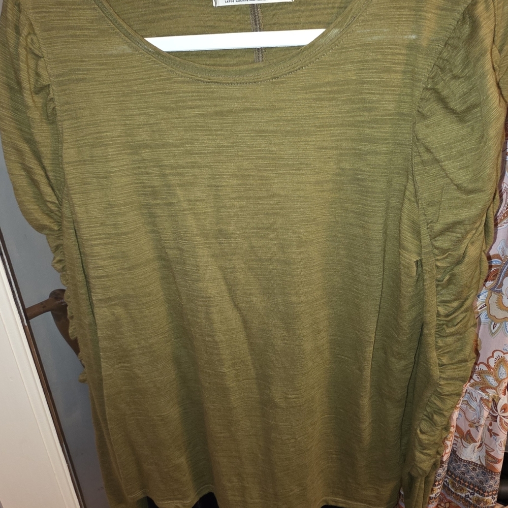We The Free Womens Olive Green Top Size Large - Picture 4 of 4
